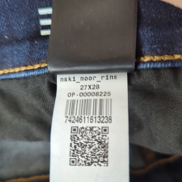 Mott & Bow Mid Rise Skinny Dark Wash - Picture 13 of 13